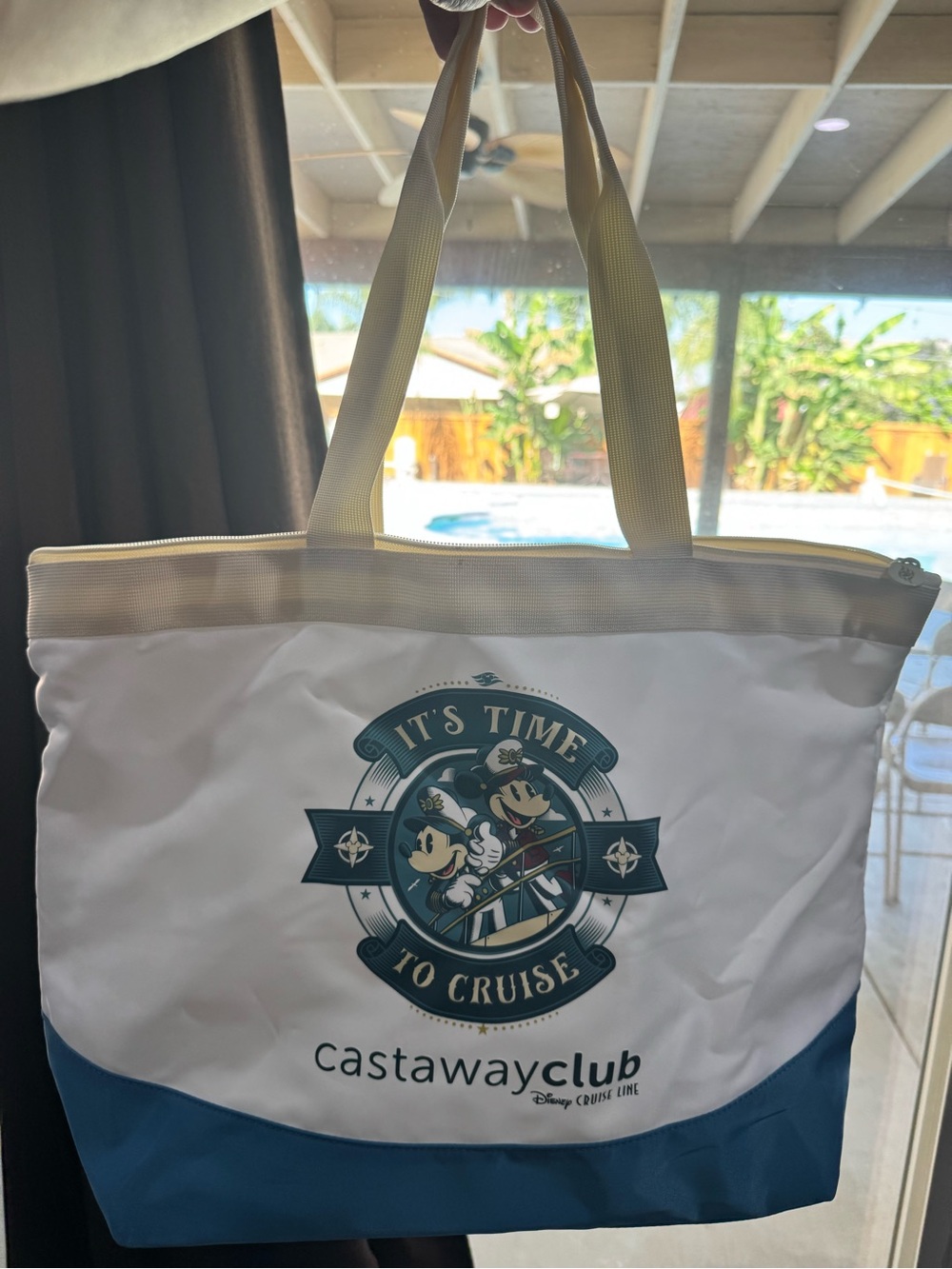 Castaway Club White & Blue Travel Tote Bag Disney Cruise Line NWOT